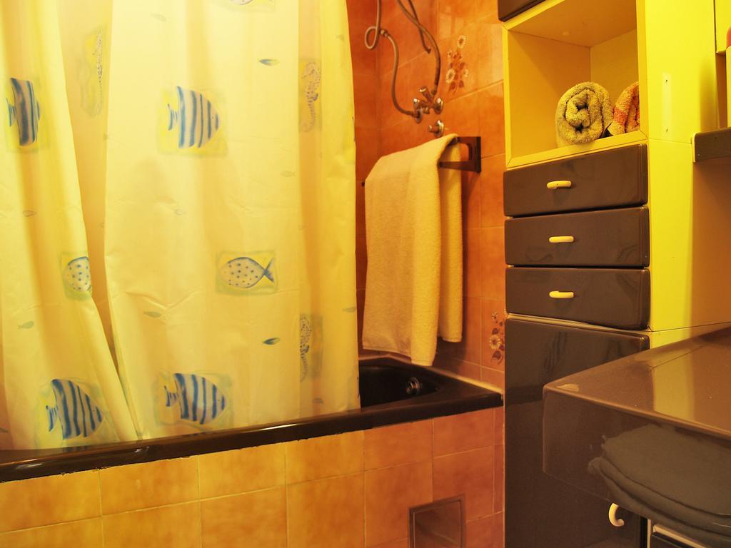Roses Apartment Lukoran エクステリア 写真