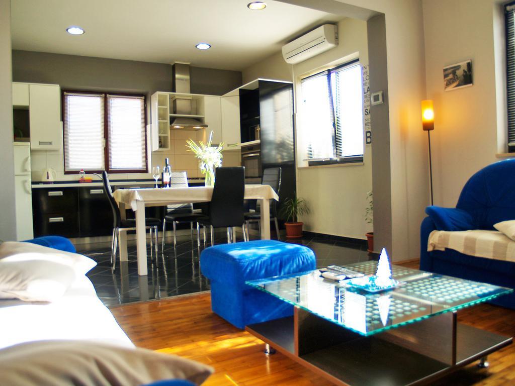 Roses Apartment Lukoran エクステリア 写真